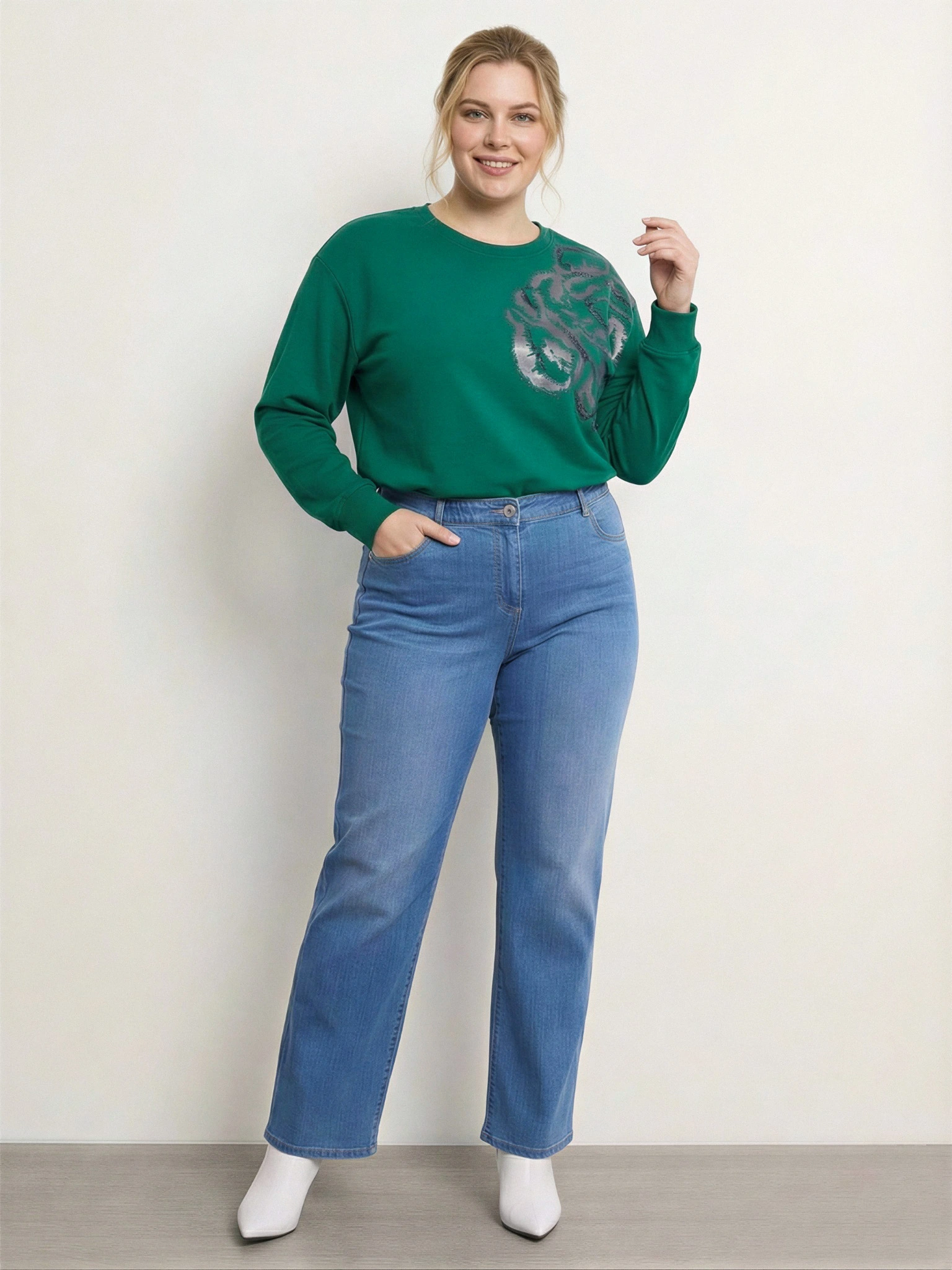 Джинсы из смесового хлопка прямого кроя